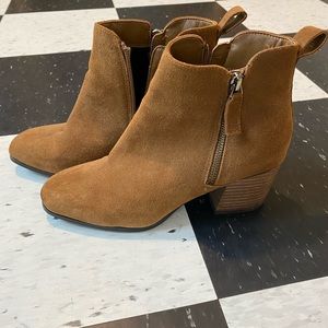 Blondo Ankle boots, size 9